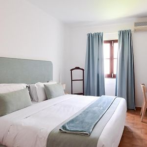 Habitación Estándar con Cama Queen